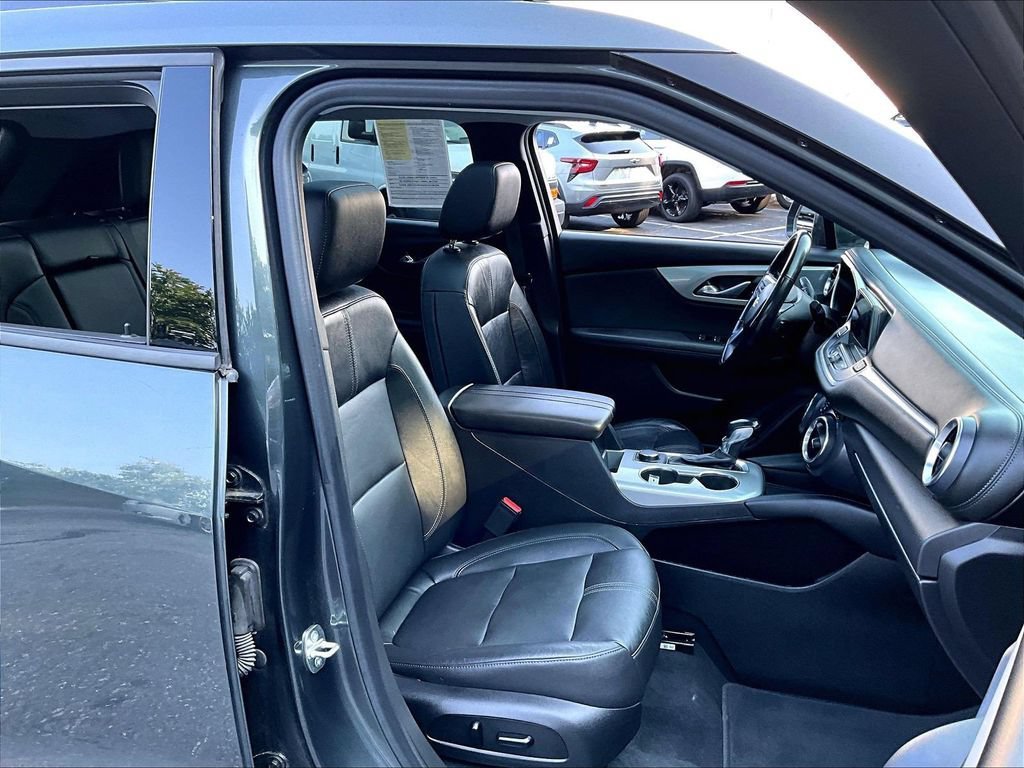 Used 2019 Chevrolet Blazer LT w/ Sun and Wheels Package AWD/4WD image 11
