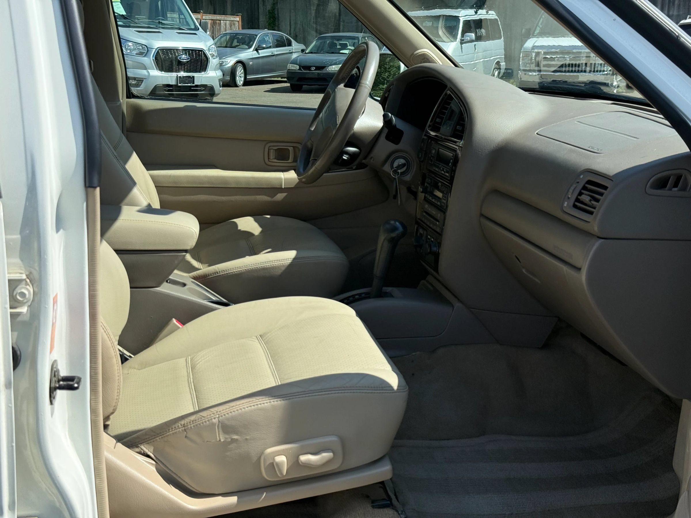 Used 2001 Nissan Pathfinder LE AWD/4WD image 20