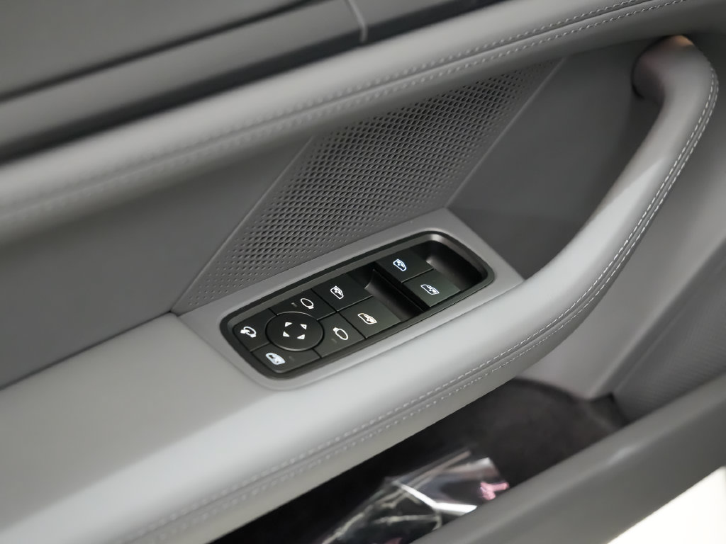 New 2026 Porsche Taycan AWD/4WD image 23