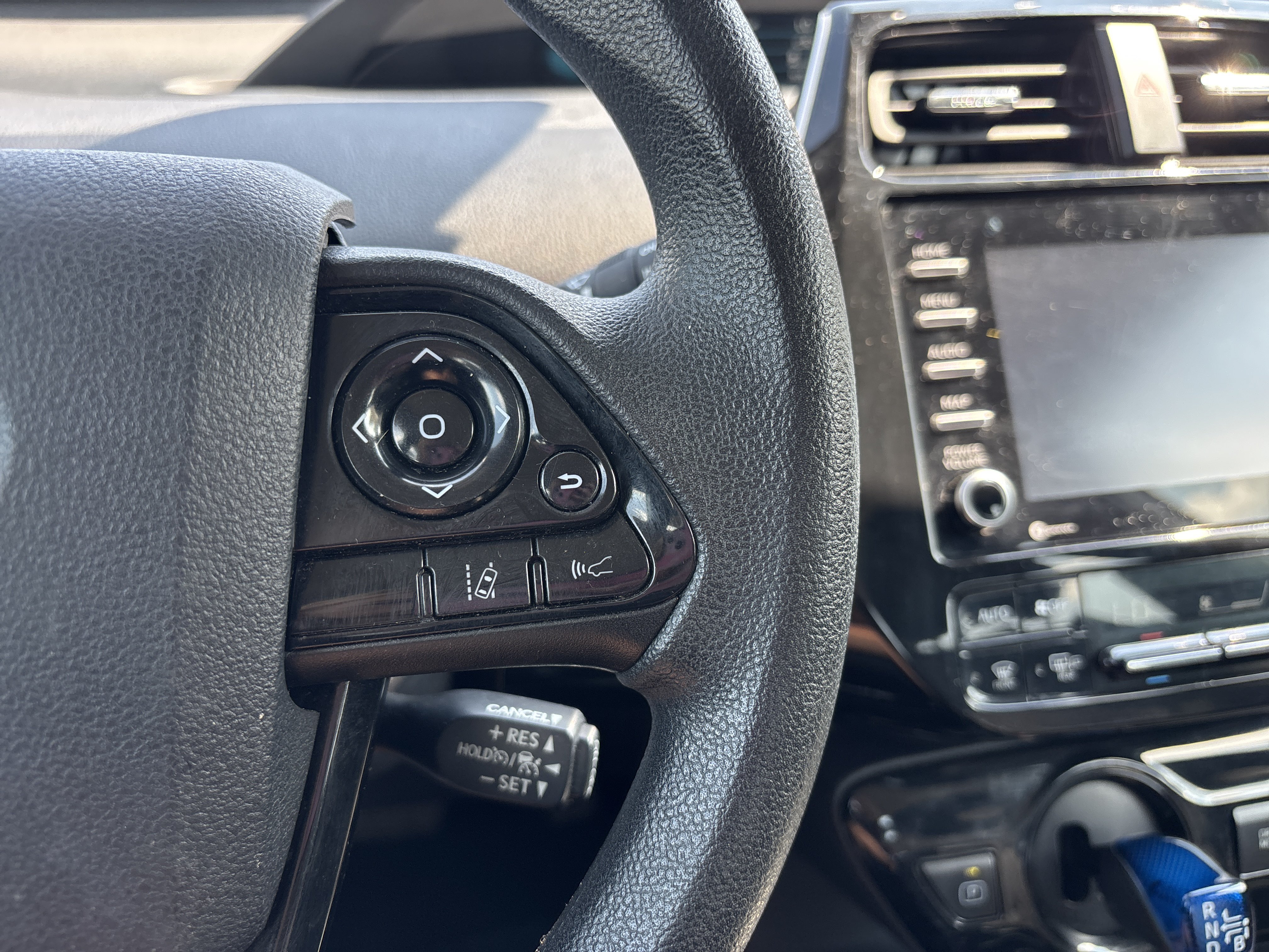 Used 2022 Toyota Prius LE FWD image 26