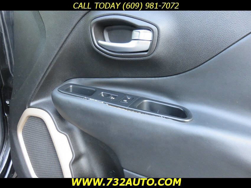 Used 2015 Jeep Renegade Limited w/ Trailer Tow Group AWD/4WD image 33