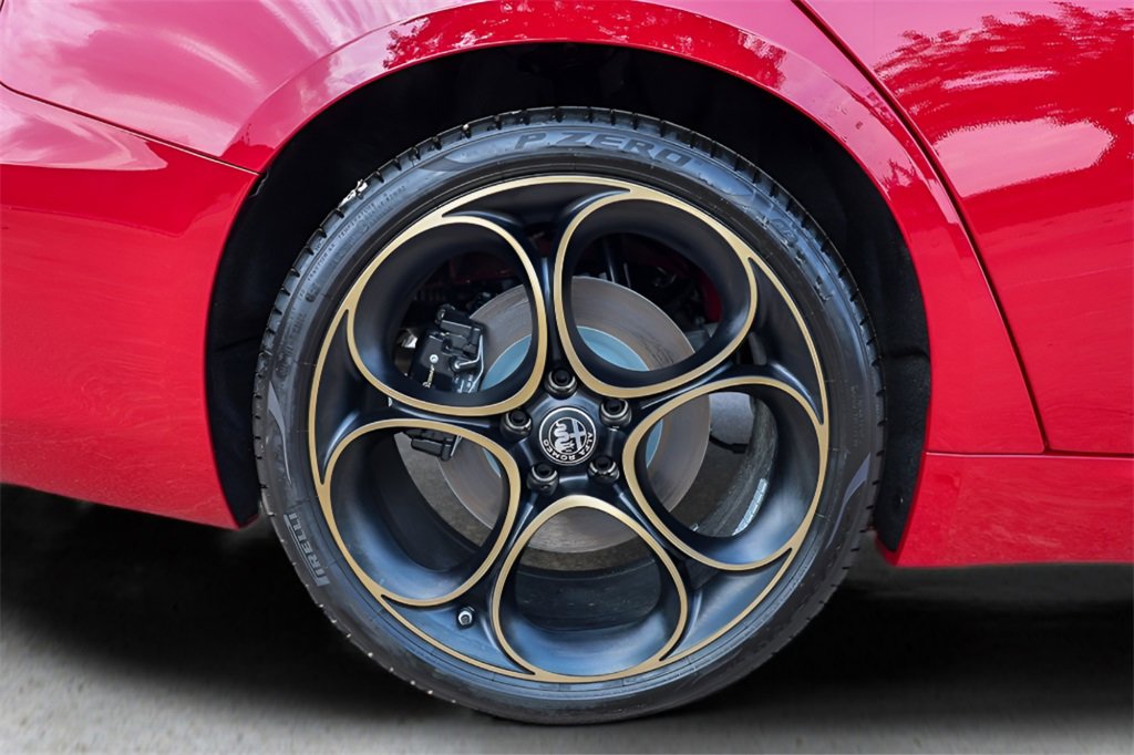 New 2025 Alfa Romeo Giulia Intensa w/ Driving Assist Package image 29