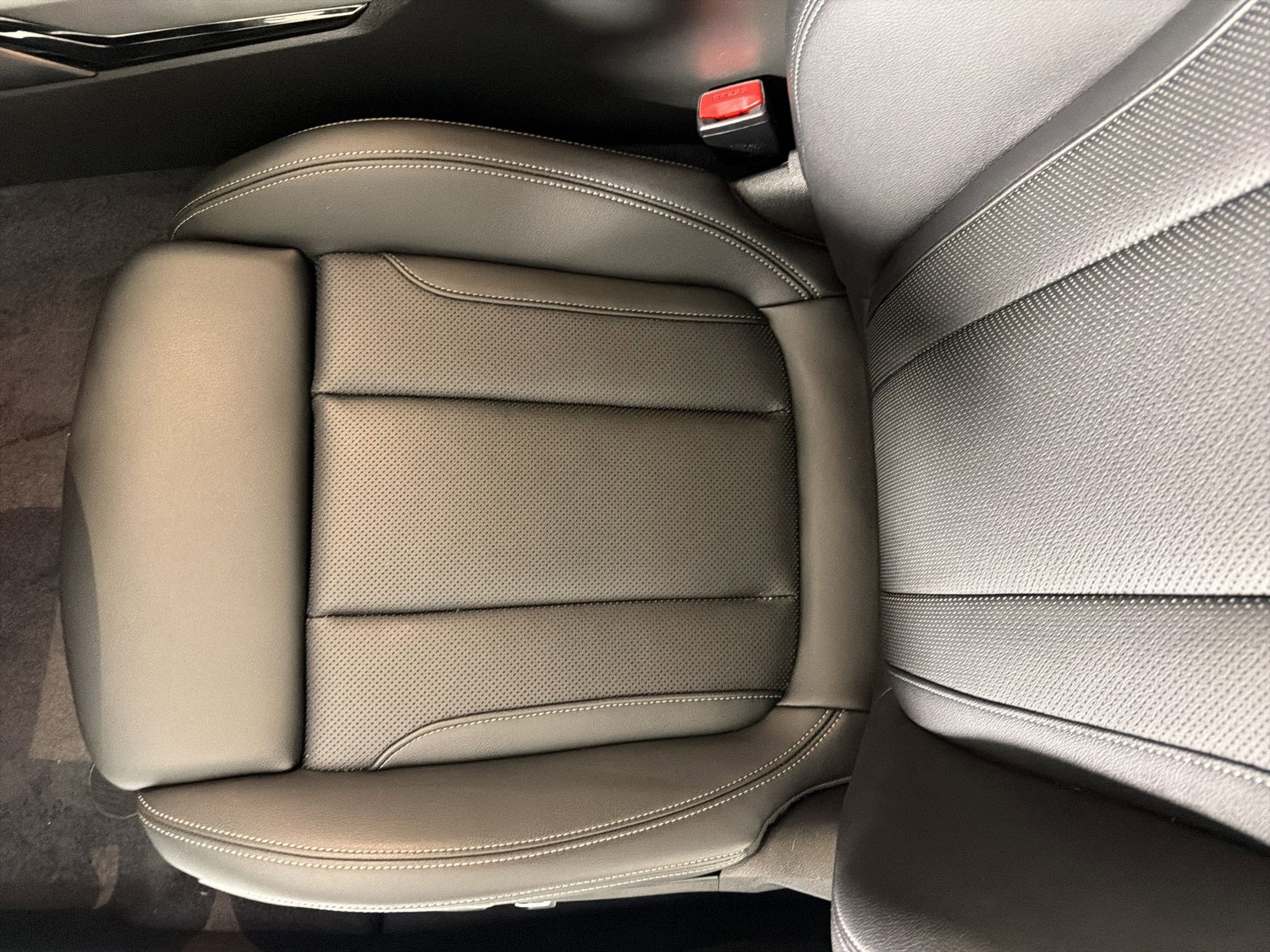 Certified 2024 BMW 230i Coupe w/ Convenience Package RWD image 21