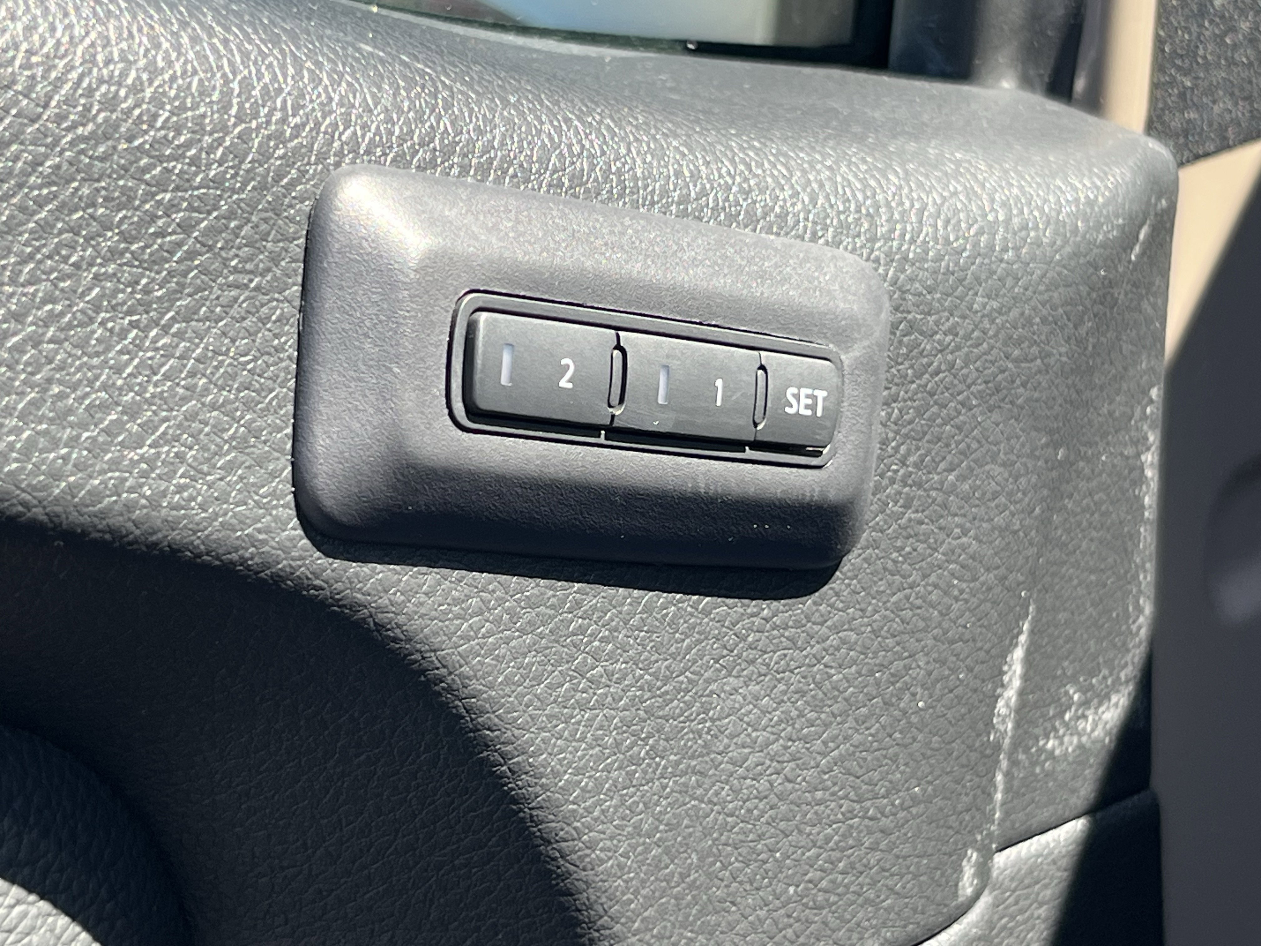 Used 2023 Nissan Titan PRO-4X w/ Pro-4x Convenience Package AWD/4WD image 20