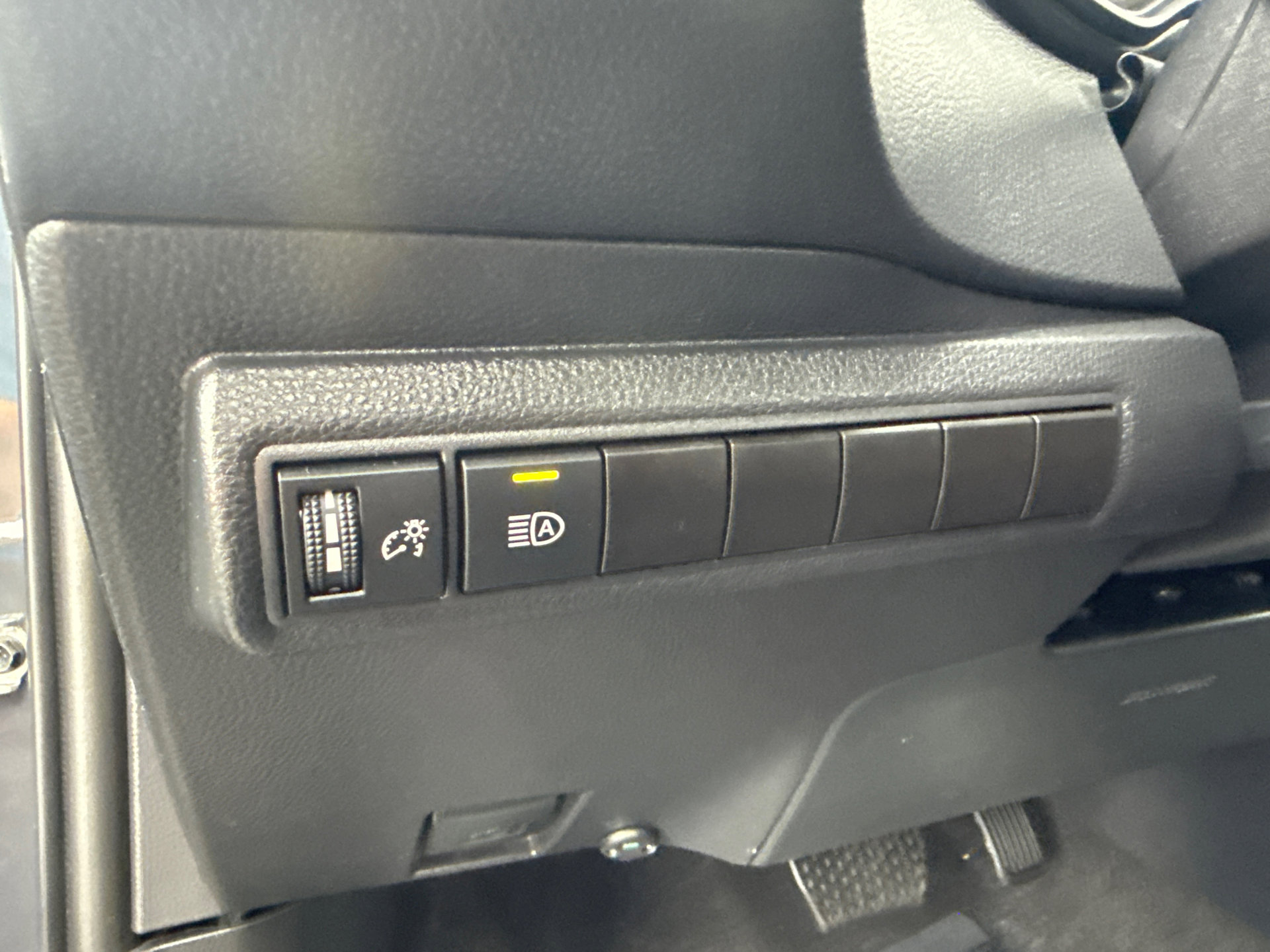 Used 2025 Toyota Corolla LE FWD image 23