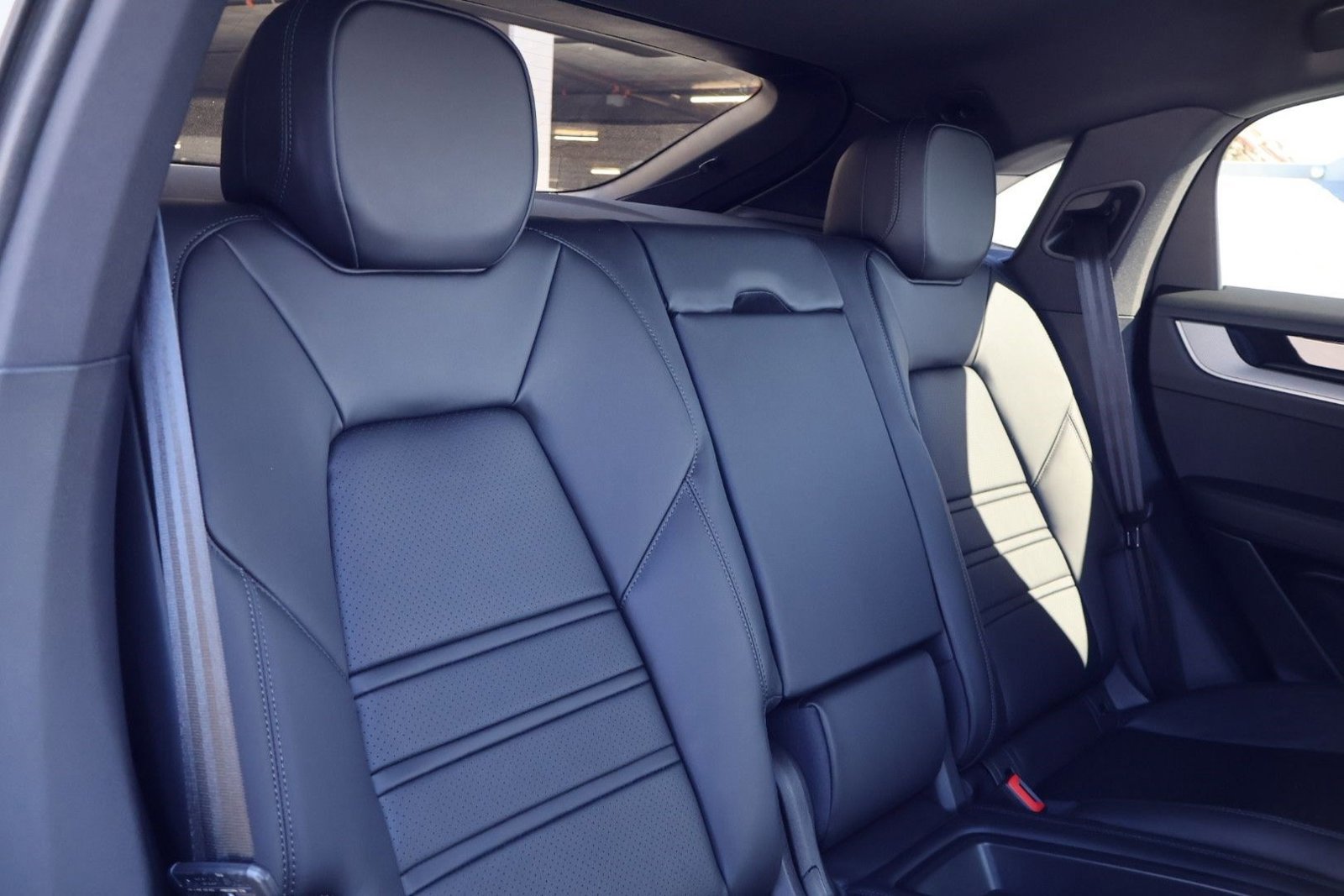 New 2026 Porsche Cayenne Coupe image 23