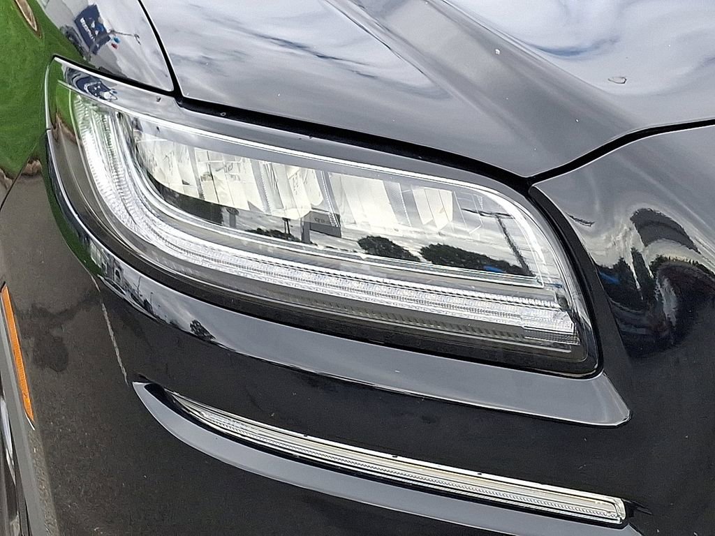 Used 2022 Lincoln Nautilus Reserve w/ Monochromatic Package image 10