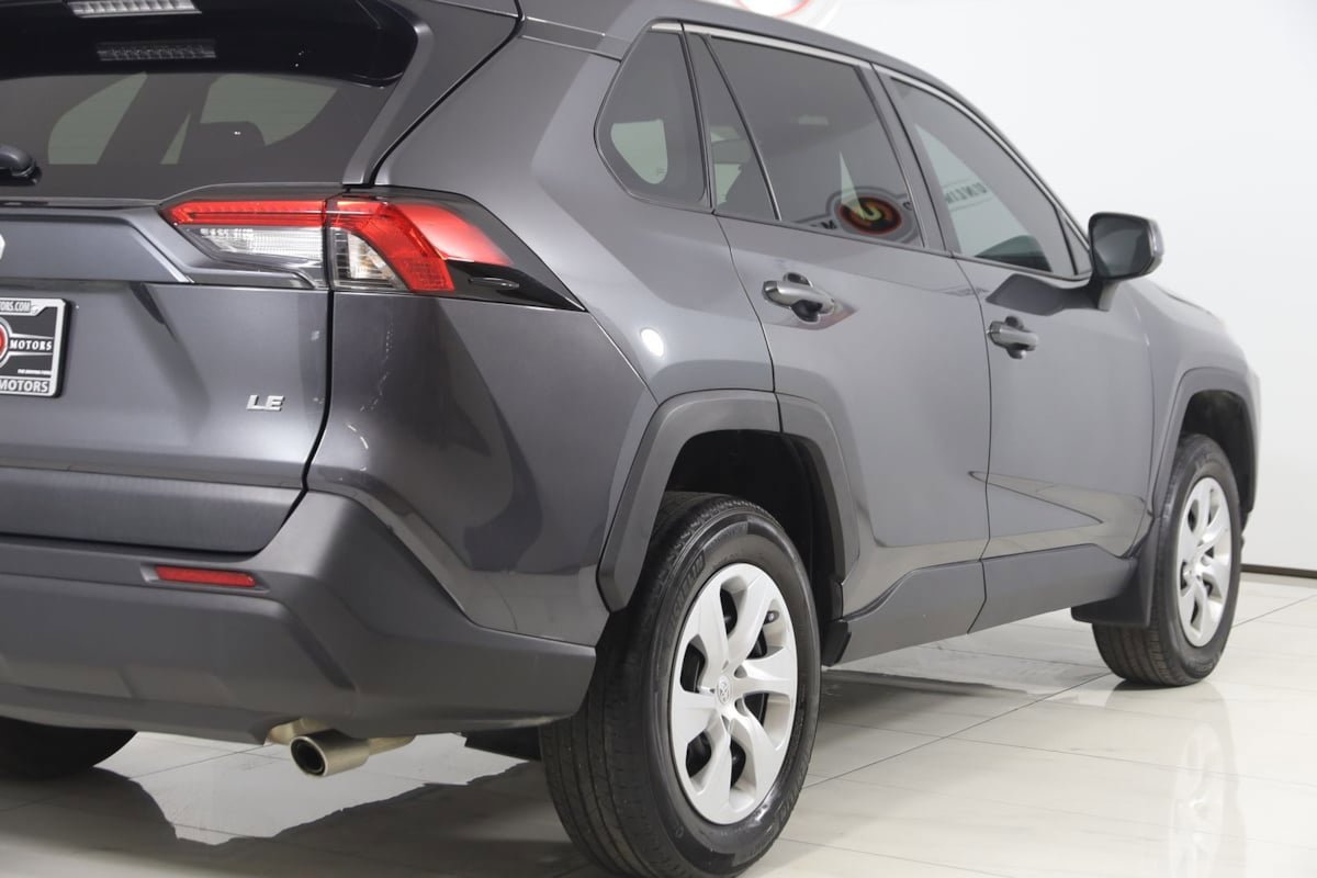 Used 2024 Toyota RAV4 LE FWD image 37
