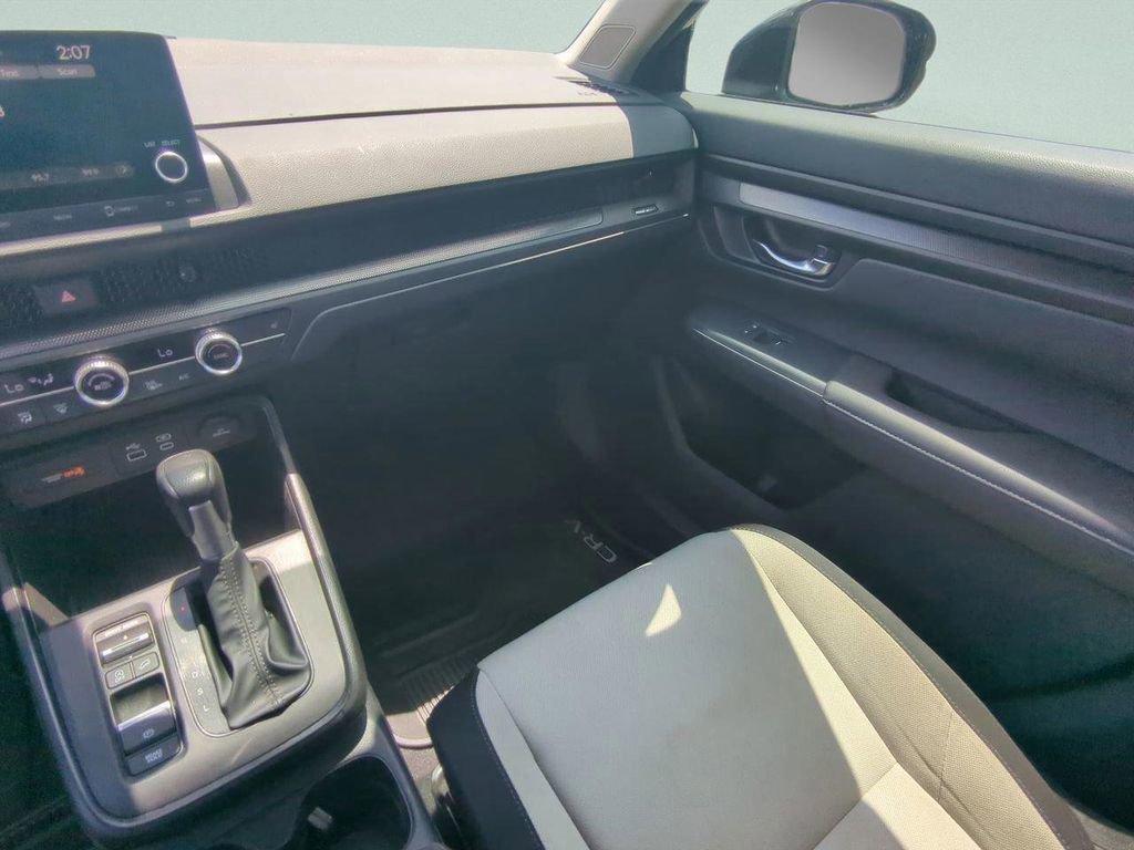 Used 2025 Honda CR-V EX image 14