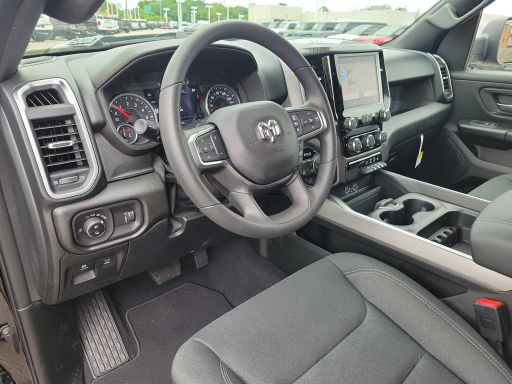 New 2026 RAM 1500 Express AWD/4WD image 13