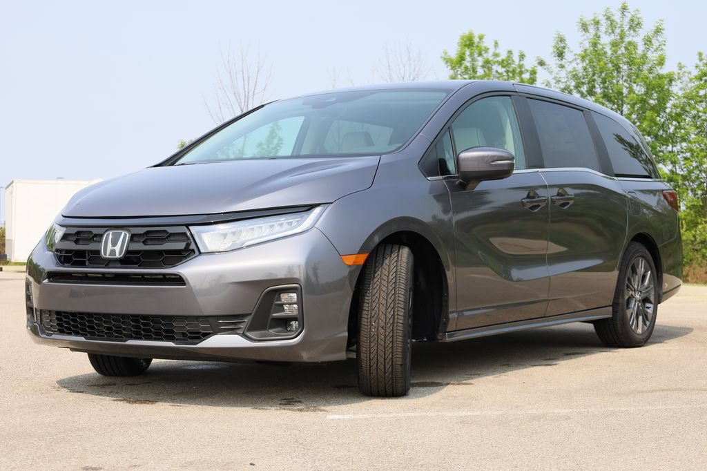New 2026 Honda Odyssey Touring image 3