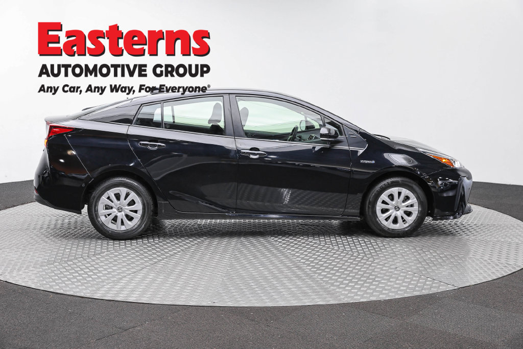 Used 2022 Toyota Prius LE FWD image 5