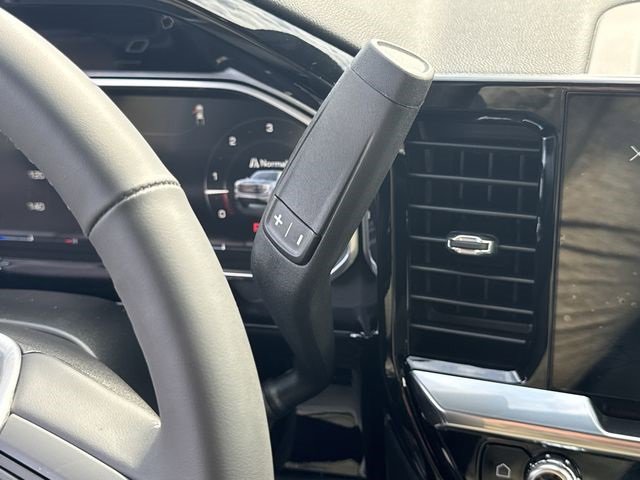 New 2026 GMC Sierra 1500 Elevation image 16