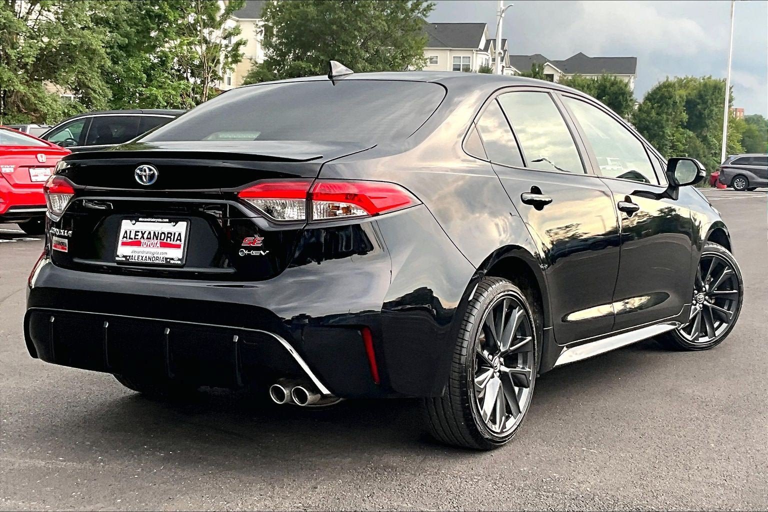 Used 2025 Toyota Corolla SE w/ SE Premium Package FWD image 12