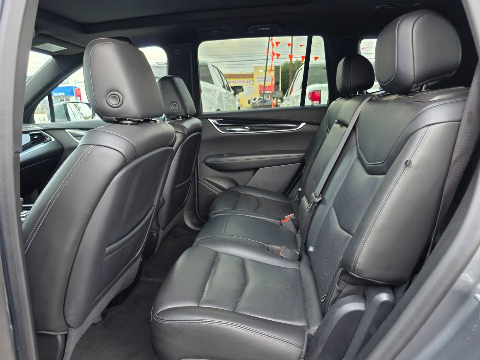 Used 2022 Cadillac XT6 Premium Luxury FWD image 18