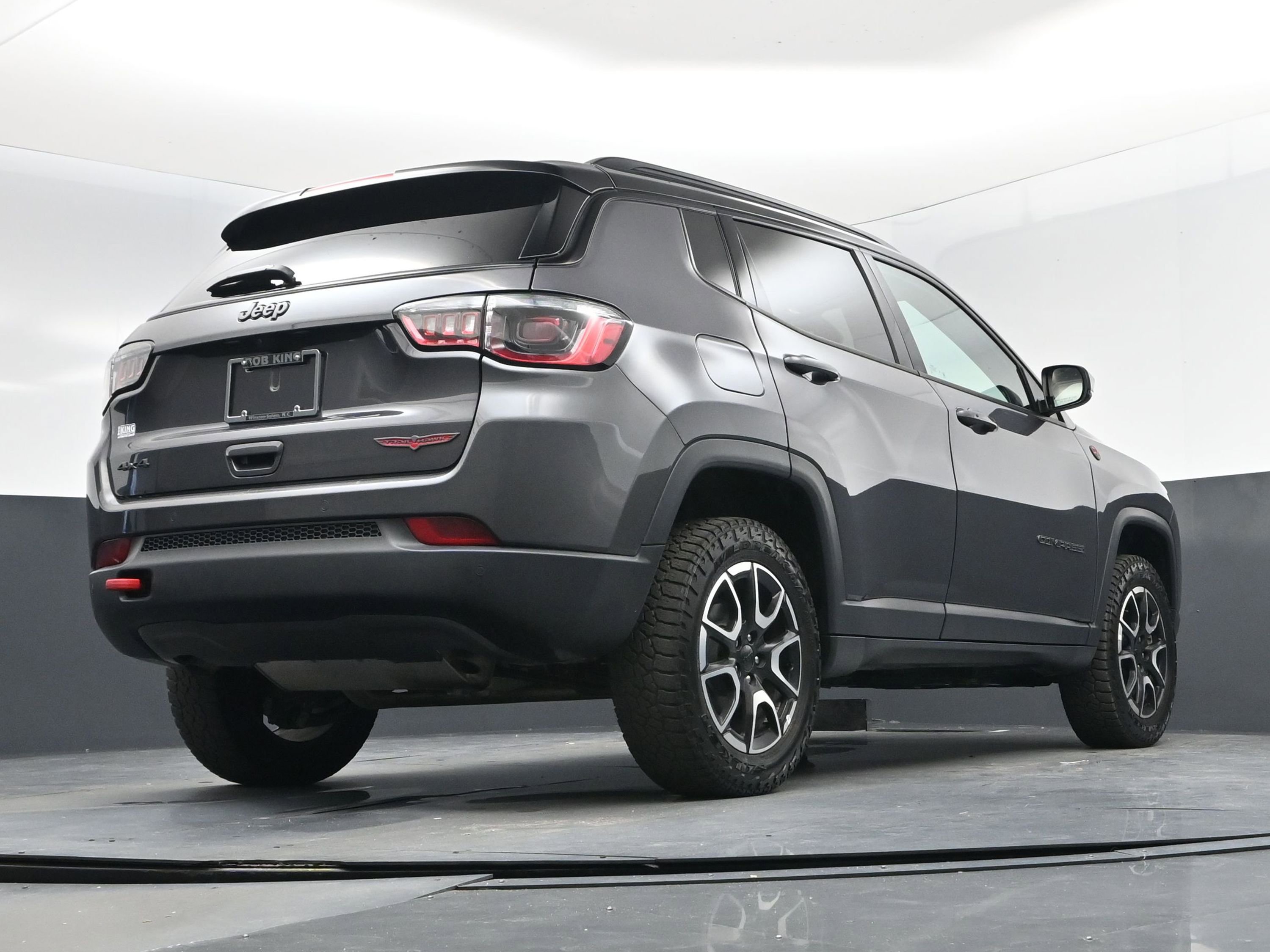 Used 2024 Jeep Compass Trailhawk image 14