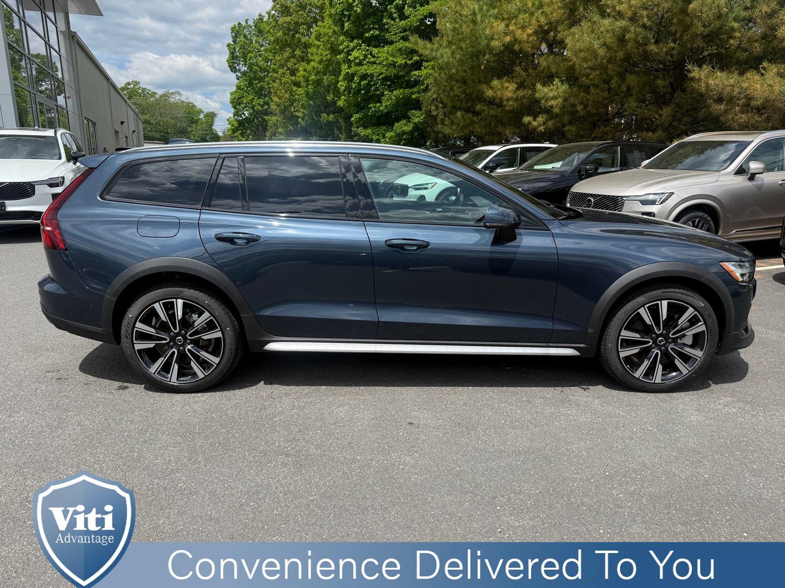 New 2026 Volvo V60 B5 Cross Country Ultra w/ Protection Package Premier AWD/4WD image 9