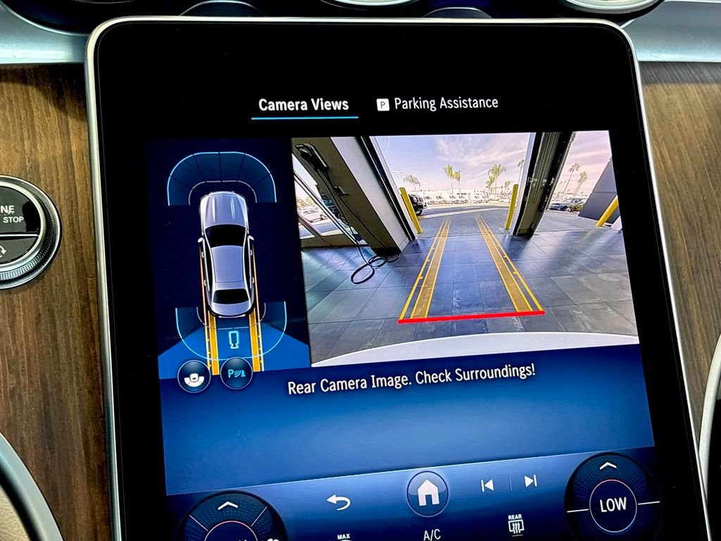 Used 2025 Mercedes-Benz C 300 Sedan image 34
