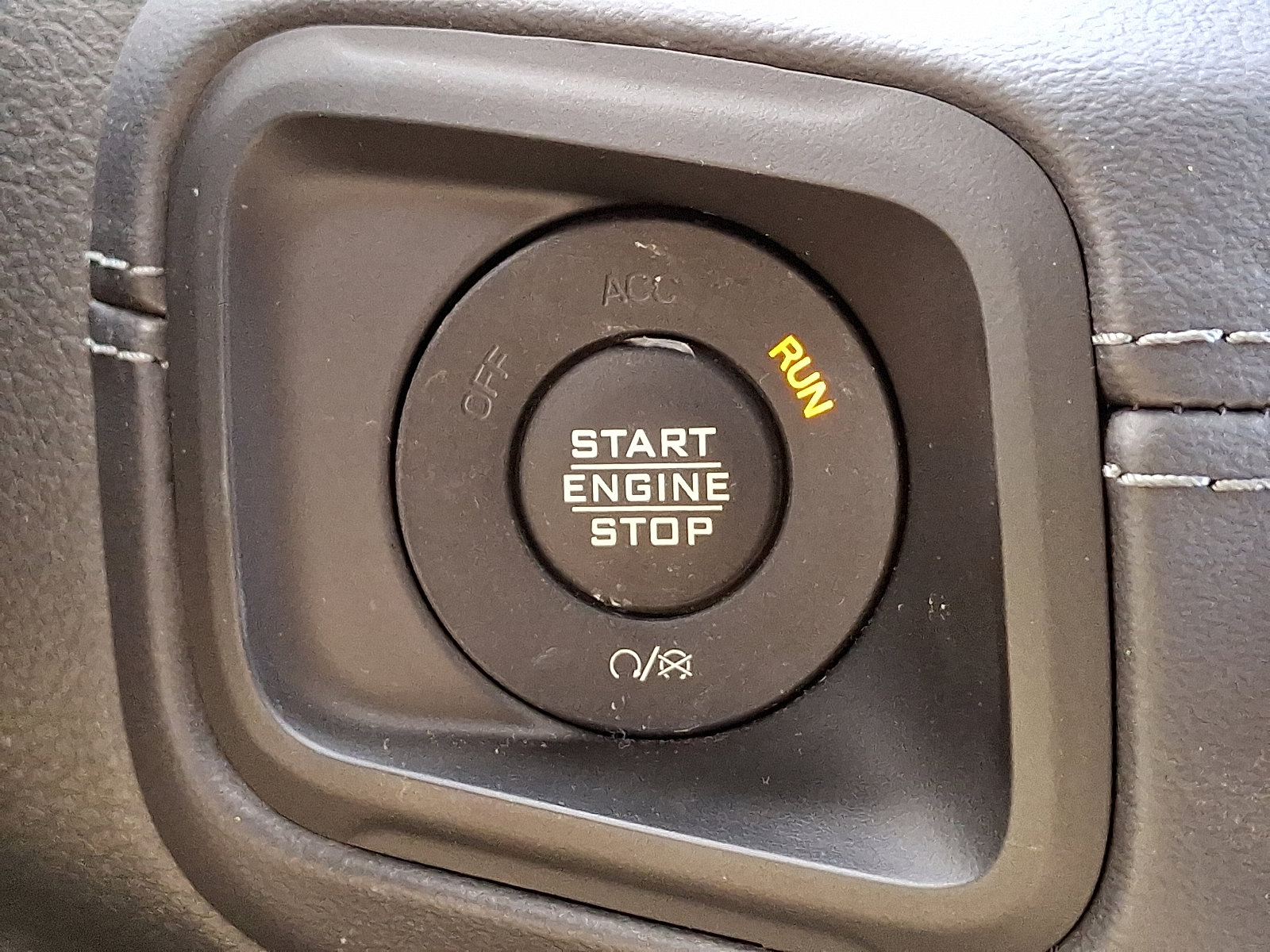Certified 2025 Jeep Wrangler Unlimited Sahara AWD/4WD image 27