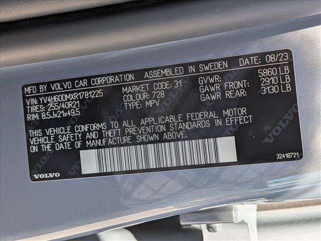 Used 2024 Volvo XC60 T8 Ultimate w/ Climate Package AWD/4WD image 25