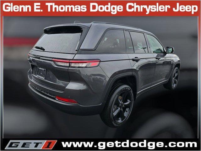 New 2025 Jeep Grand Cherokee Altitude image 6