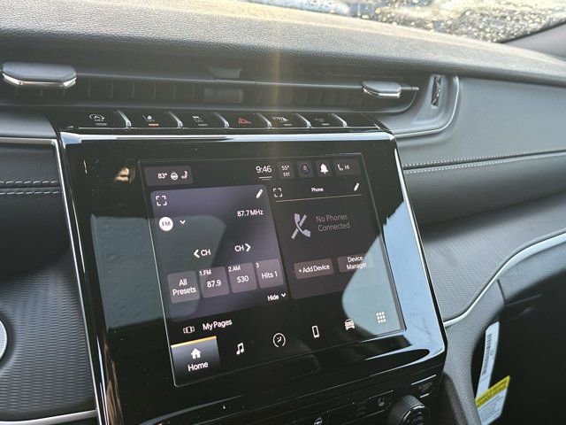 New 2025 Jeep Grand Cherokee Altitude image 24