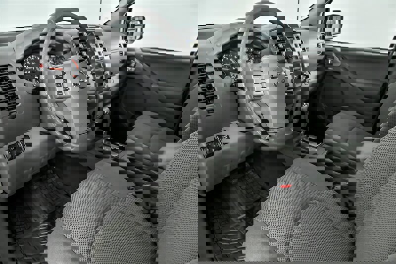 Used 2019 Nissan Frontier SV image 15