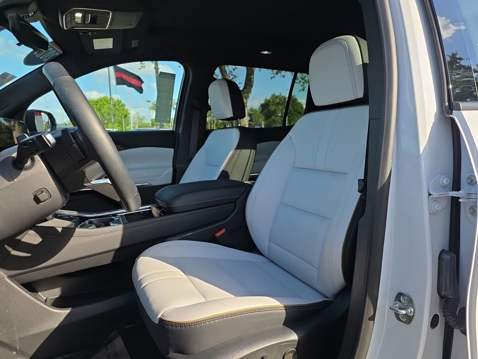 Used 2025 Chevrolet Traverse High Country w/ LPO, Floor Liner Package image 19