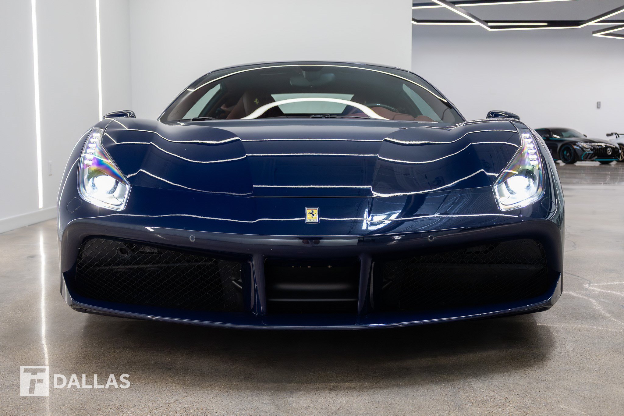 Used 2017 Ferrari 488 GTB RWD image 4
