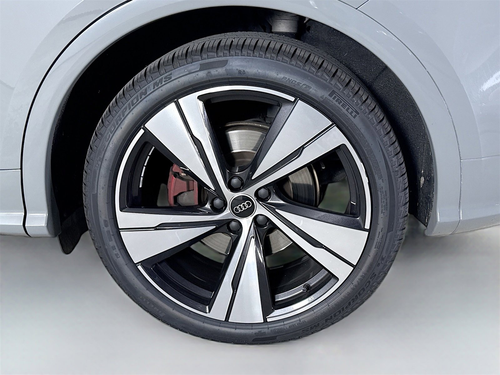 Used 2020 Audi SQ5 Premium Plus w/ Premium Plus Package image 32