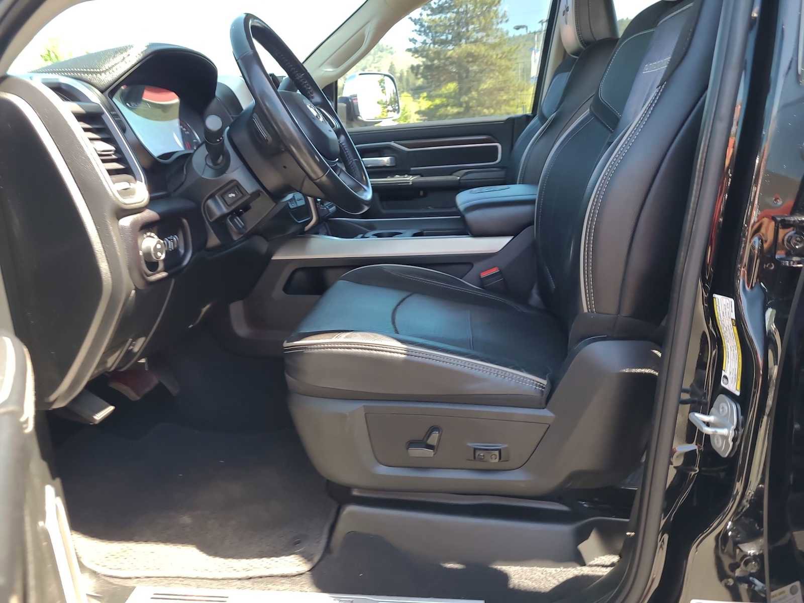 Used 2022 RAM 3500 Laramie AWD/4WD image 19
