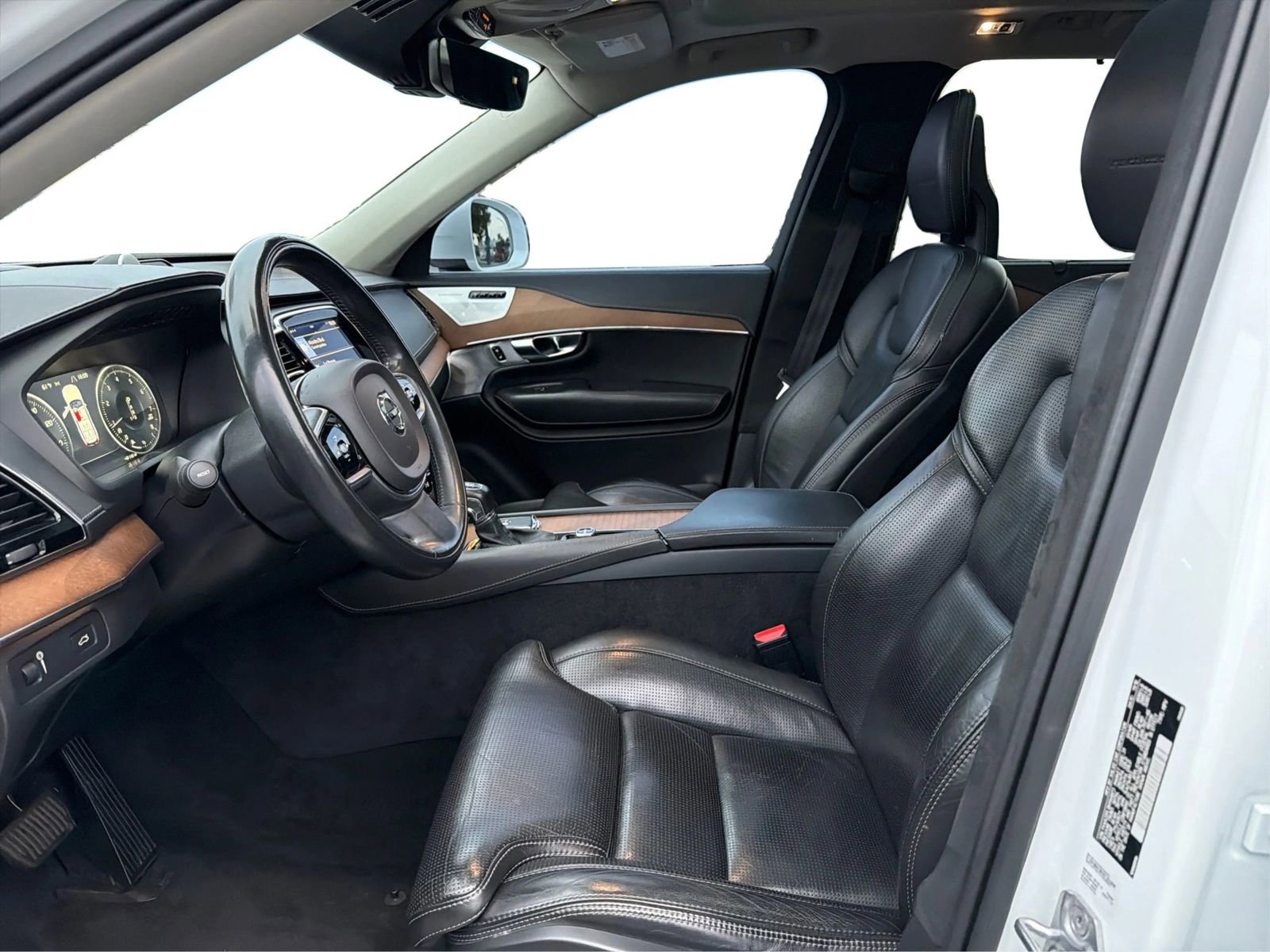 Used 2017 Volvo XC90 T6 Inscription w/ Luxury Package image 9