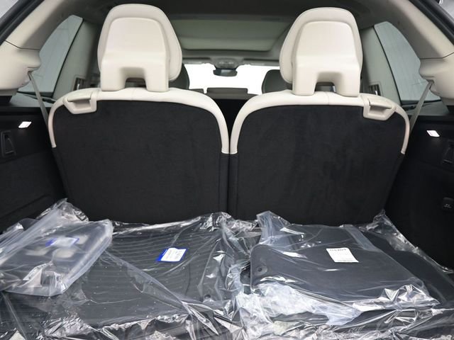 New 2026 Volvo XC90 B6 Ultra w/ Protection Package image 32