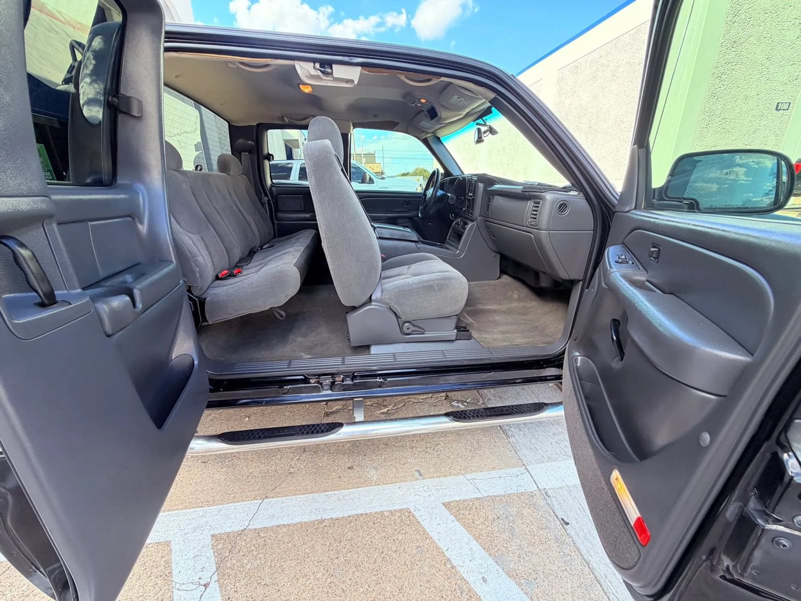 Used 2004 Chevrolet Silverado 1500 4x4 Extended Cab w/ Z71 Convenience Package 1 image 18