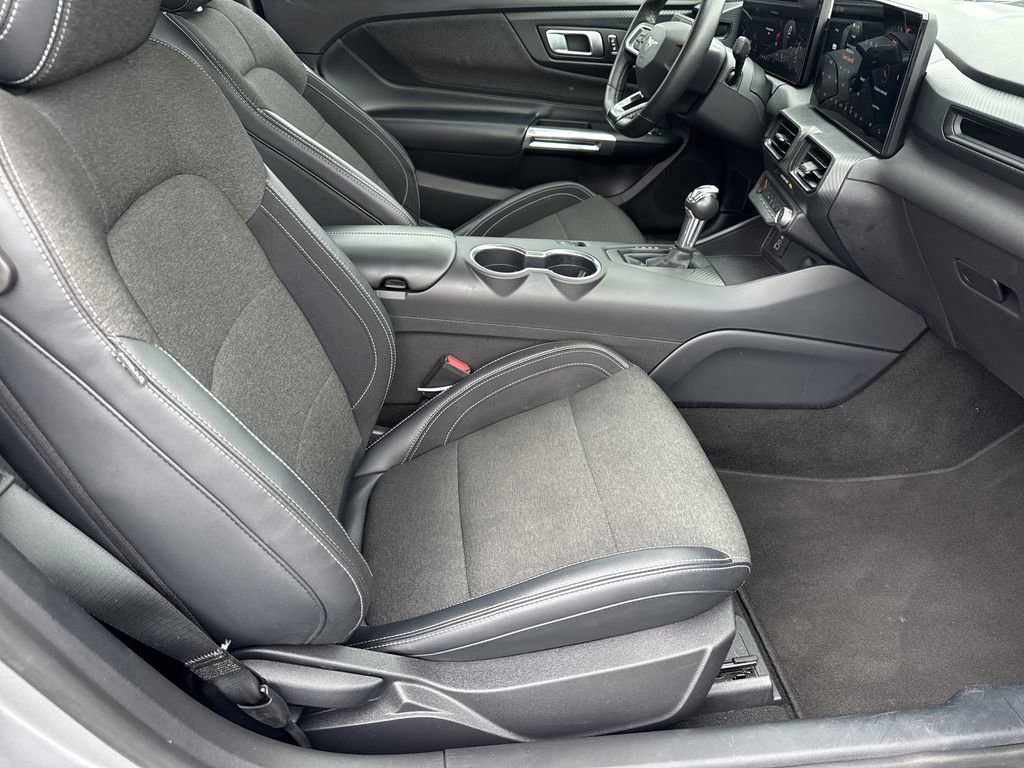 Used 2024 Ford Mustang Coupe RWD image 13
