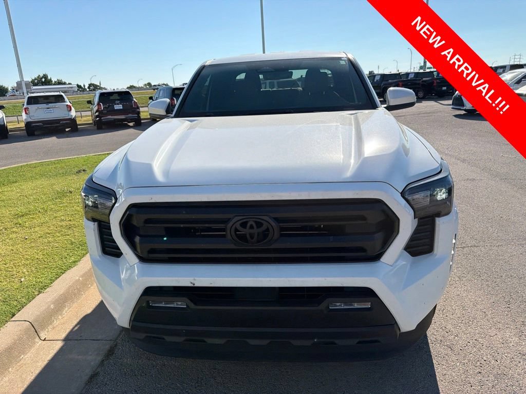 Used 2026 Toyota Tacoma SR5 AWD/4WD image 2