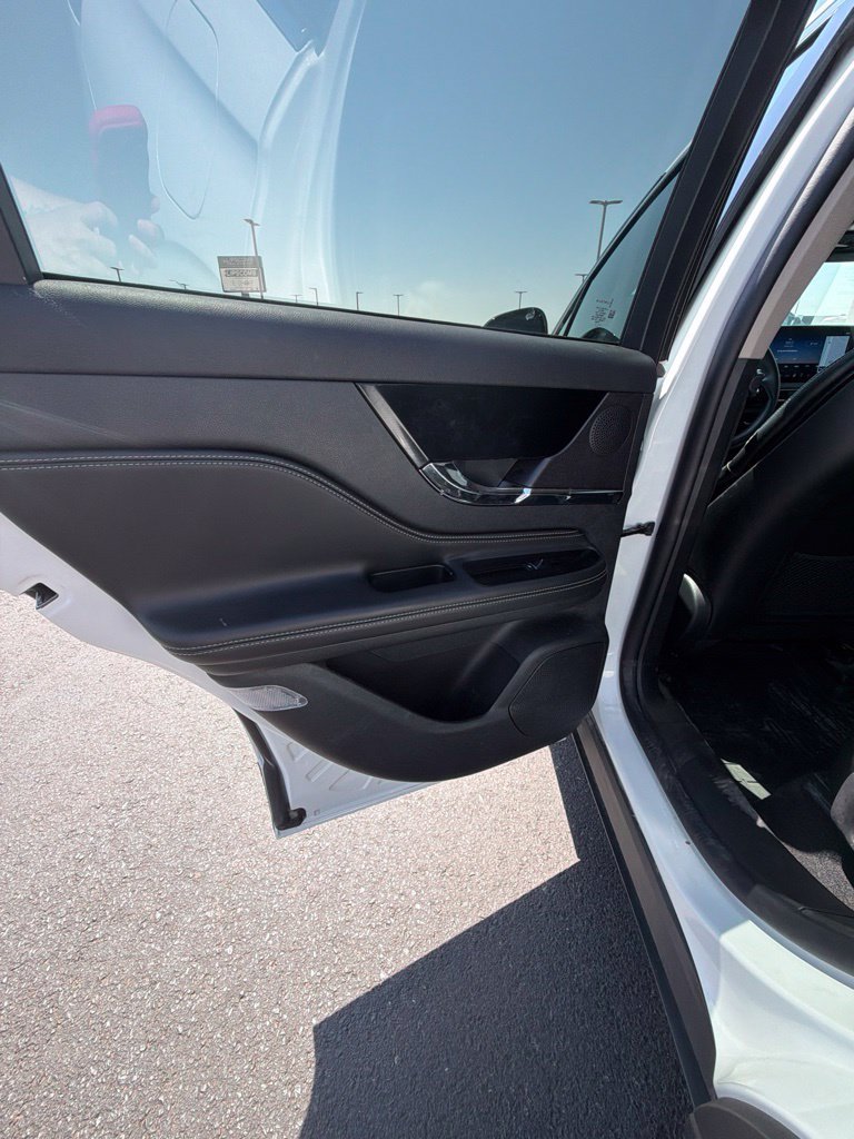 Used 2025 Lincoln Corsair FWD image 17
