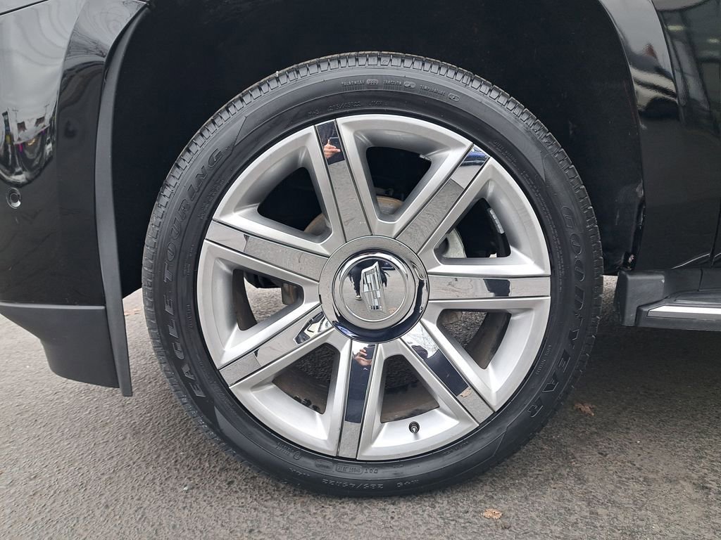 Used 2018 Cadillac Escalade Luxury image 30