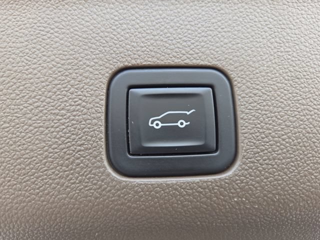 Used 2023 GMC Yukon Denali AWD/4WD image 23