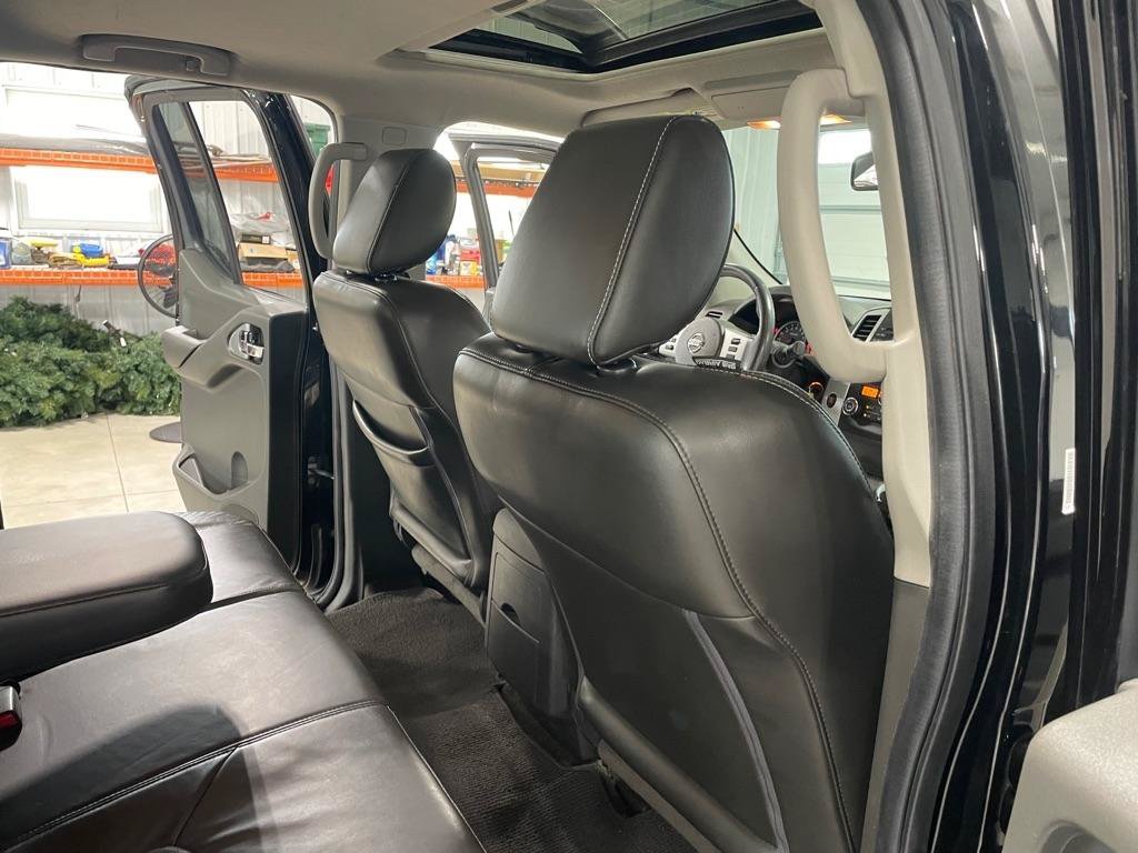 Used 2015 Nissan Frontier PRO-4X AWD/4WD image 18