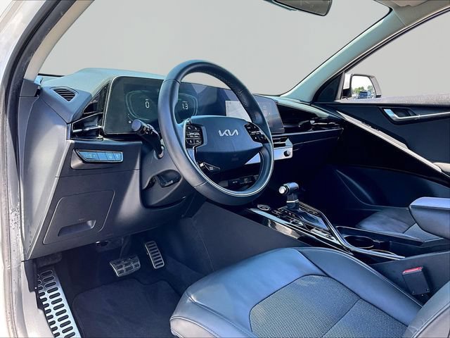 Used 2023 Kia Niro EX Touring FWD image 8