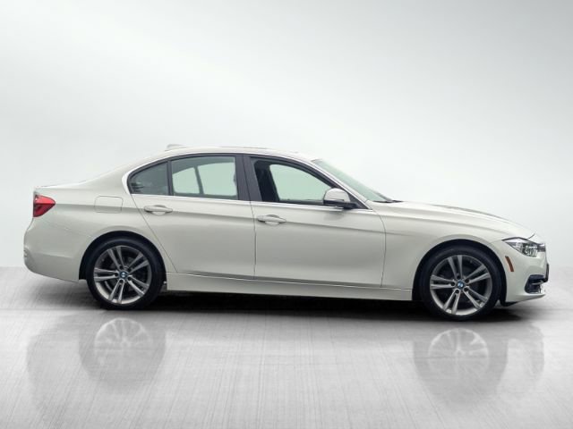 Used 2018 BMW 330i xDrive Sedan AWD/4WD image 3
