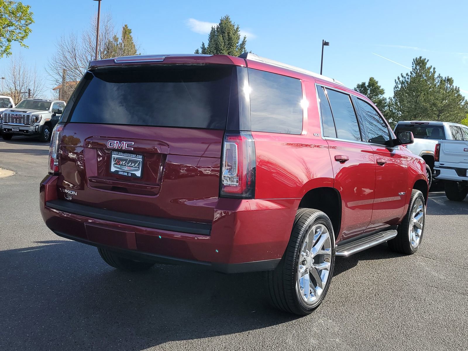 Used 2019 GMC Yukon SLT image 3
