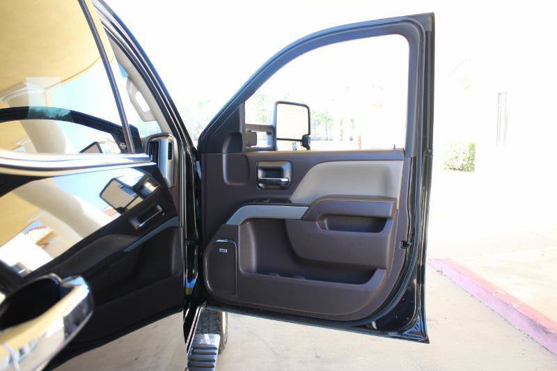 Used 2017 Chevrolet Silverado 2500 LTZ w/ Vortec Plus Package image 28