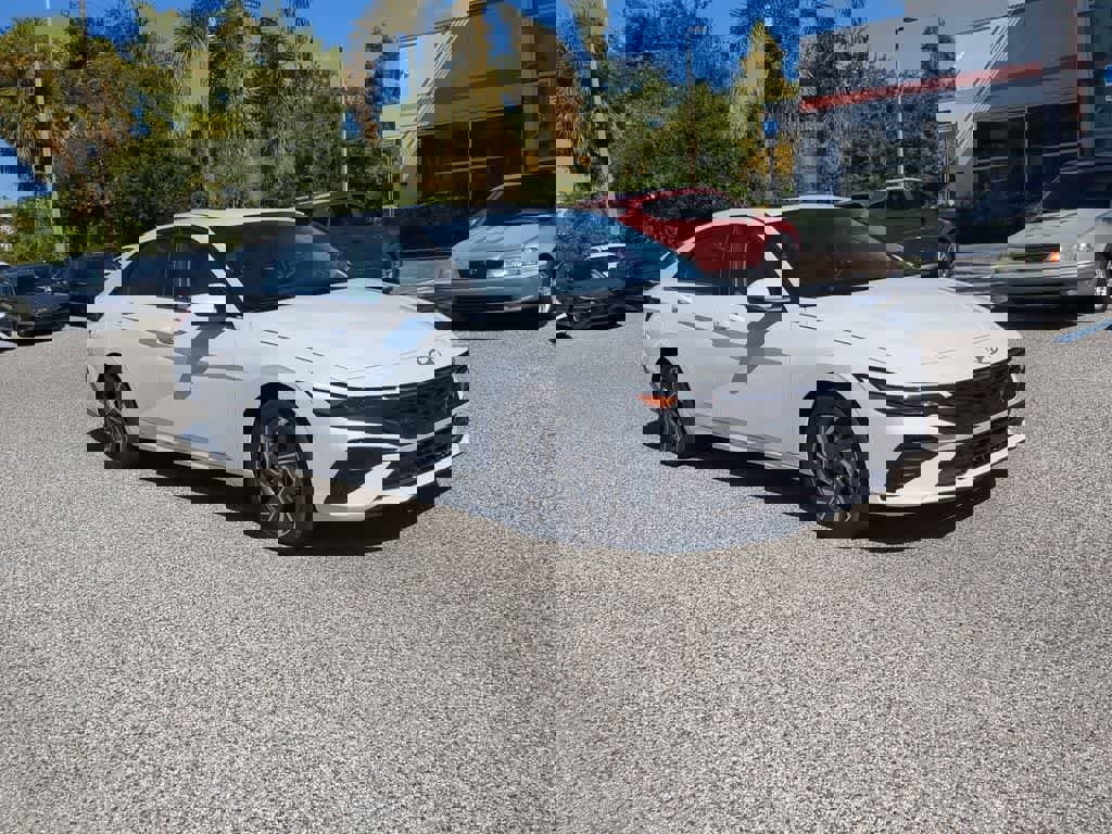 New 2026 Hyundai Elantra Limited image 9