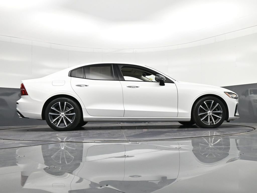 Used 2021 Volvo S60 T5 Momentum w/ Premium Package image 33