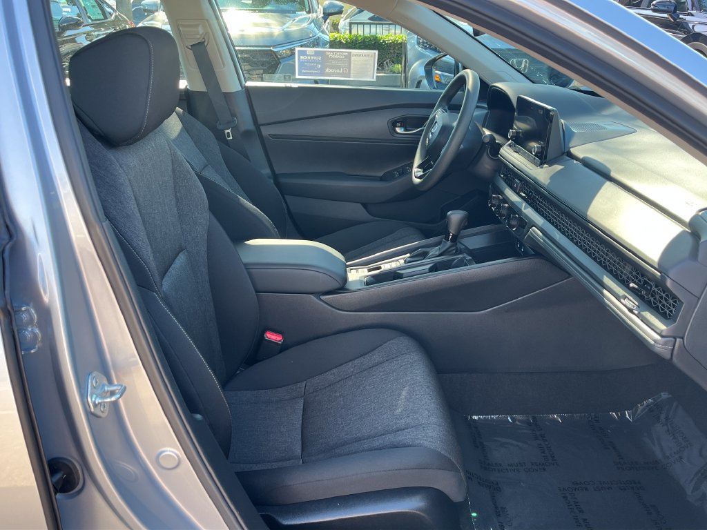 Used 2025 Honda Accord LX image 43