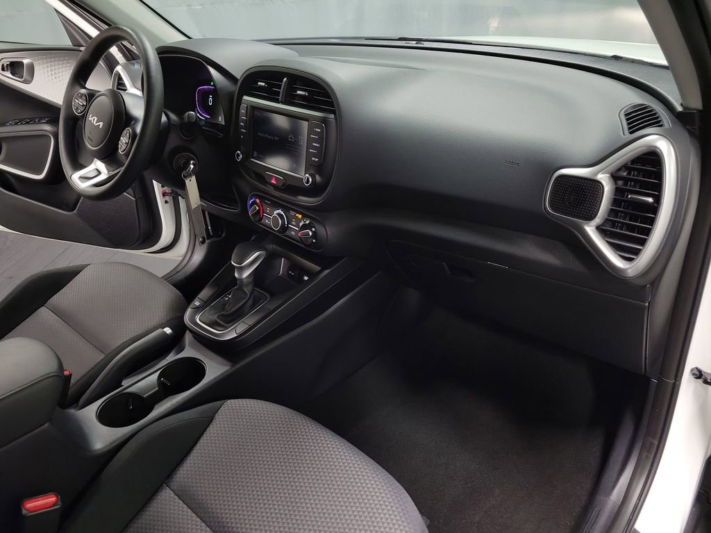 Used 2025 Kia Soul S FWD image 22
