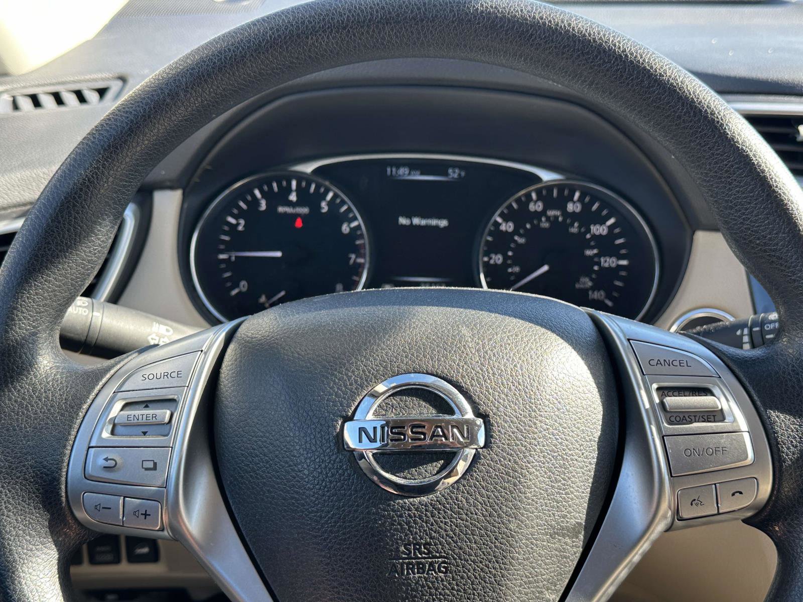 Used 2016 Nissan Rogue SV image 25