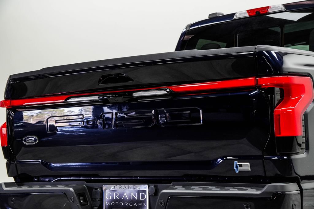 Used 2022 Ford F150 Lightning Platinum image 13